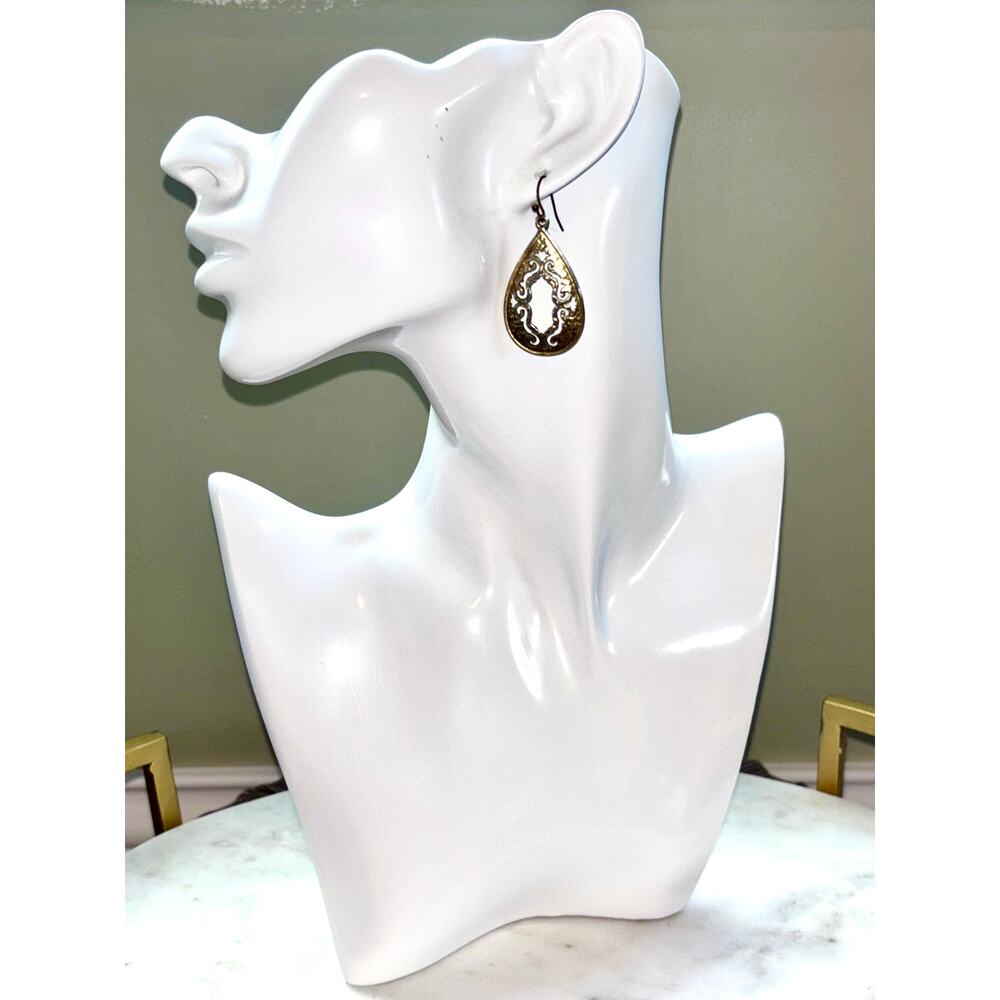 Vintage Gold-Plated Filigree Oval Dangle Drop Earrings - Picture 4 of 8
